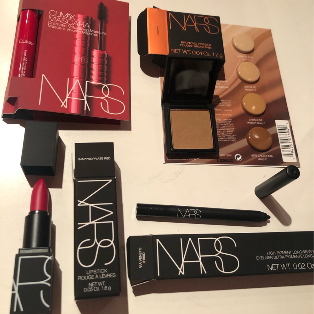 NWT in box 6 piece NARS makeup set for lips 👄 cheeks and eyes with gift pouch